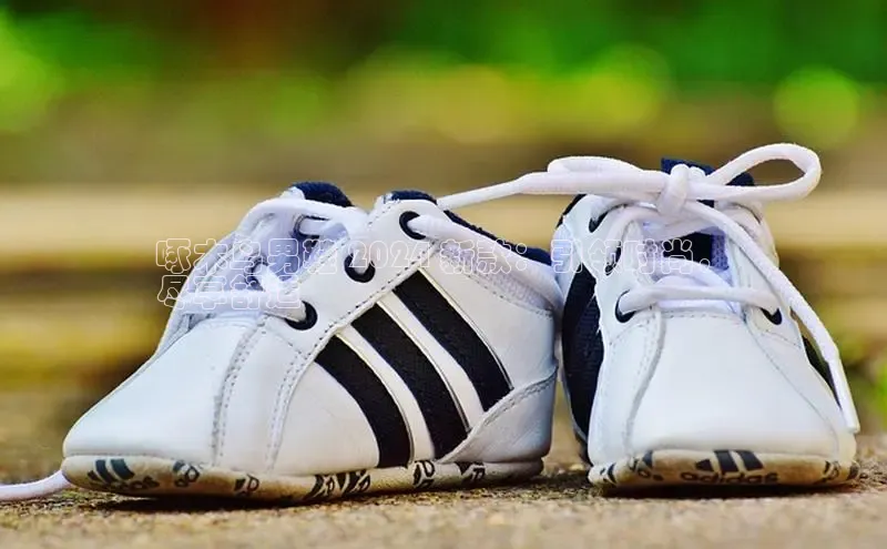 米兰app官方正版官网百度安全社区啄木鸟男鞋 2024 新款：引领时尚，
尽享舒适