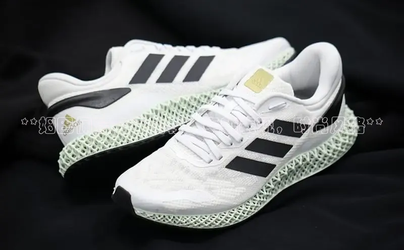 米兰app最新版本下载滴滴出行**姆巴佩签名运动鞋：卓越表现，时尚风格**