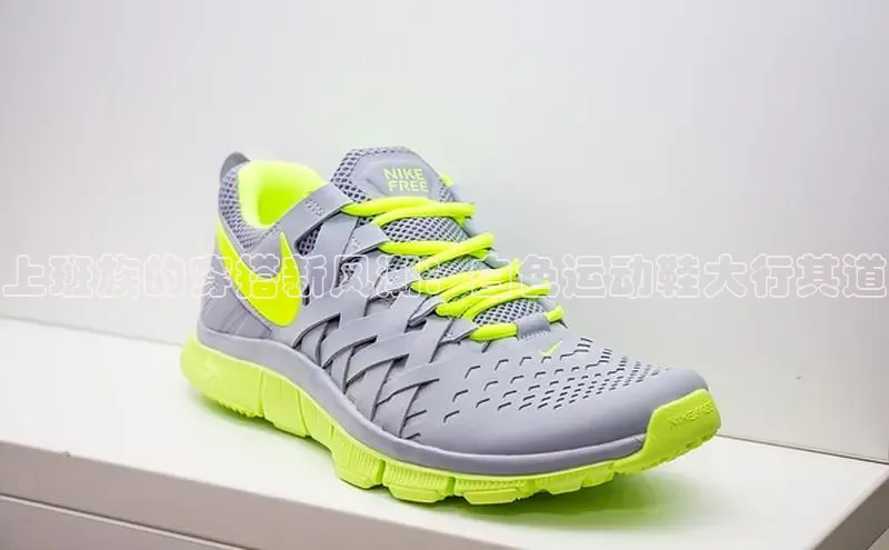 米兰app官方入口下载江铃新能源上班族的穿搭新风潮：白色运动鞋大行其道