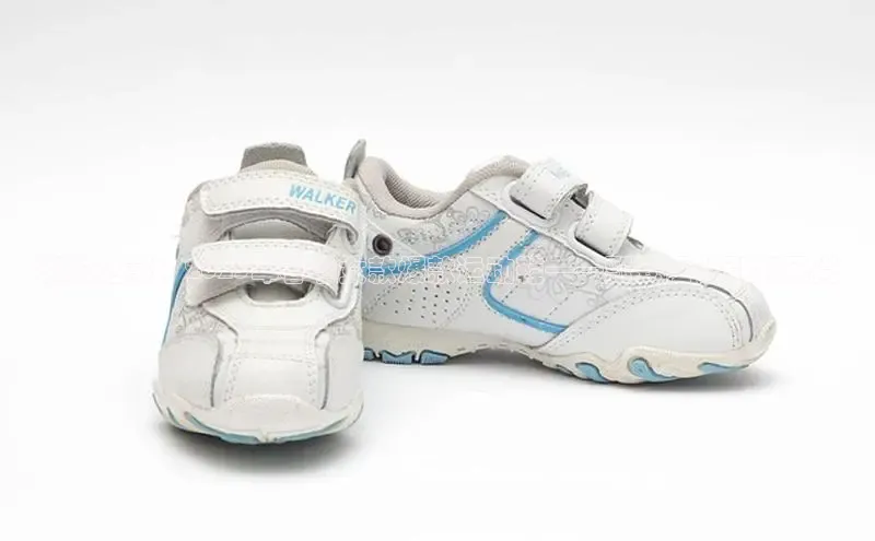 潮流之巅：2025年春季女款爆款运动鞋——瓢式设计引领风尚